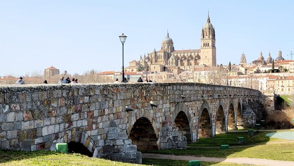 西班牙的一个有城墙的城市